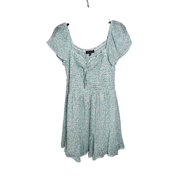 Trixxi Dresses & Skirts - Trixxi Smocked Babydoll Floral Mini Dress Size Medium Short Sleeve Off-Shoulder